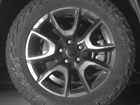 Used 2025 Jeep Compass Trailhawk AWD/4WD image 16