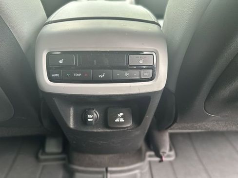 Used 2022 Hyundai Palisade SEL w/ 8P Bench Seat Package FWD image 25