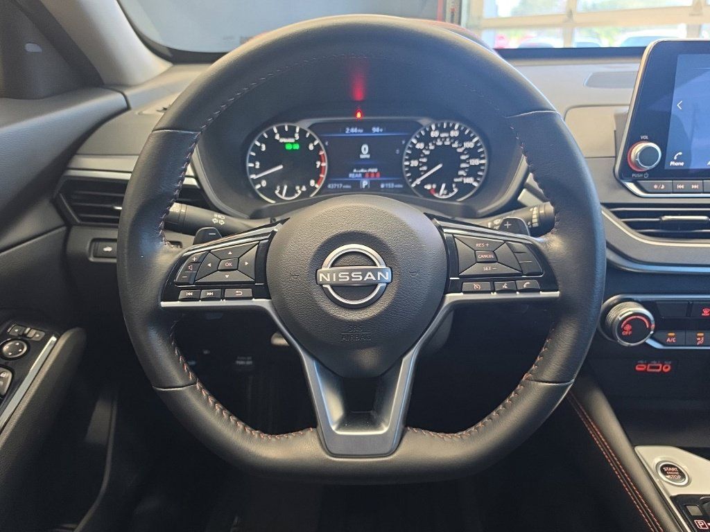 Used 2024 Nissan Altima 2.5 SR FWD image 19
