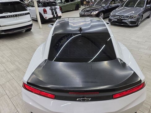 Used 2017 Chevrolet Camaro LT RWD image 8