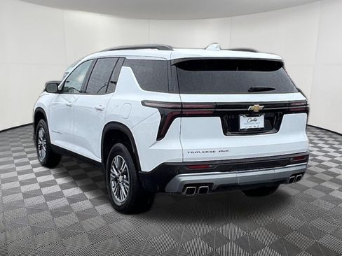 Used 2025 Chevrolet Traverse LT AWD/4WD image 4