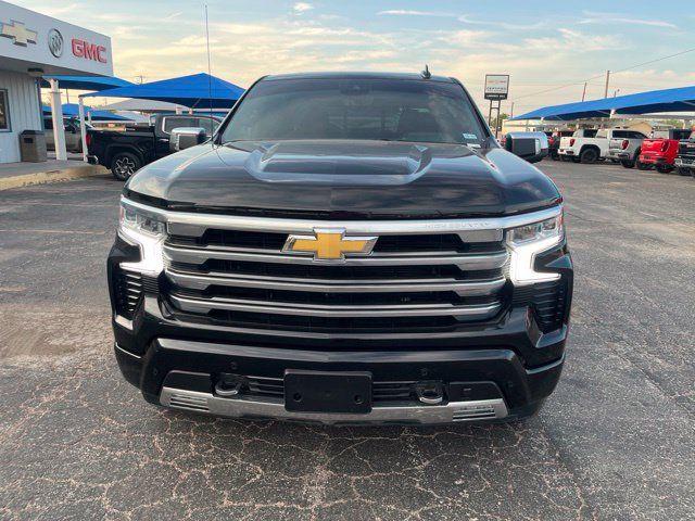 Used 2025 Chevrolet Silverado 1500 High Country AWD/4WD image 2
