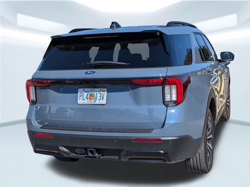 Used 2025 Ford Explorer ST-Line w/ Premium Package image 5