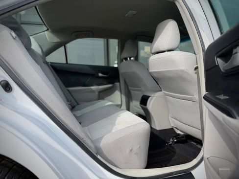 Used 2014 Toyota Camry LE image 16