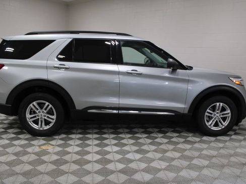 Used 2023 Ford Explorer XLT w/ Equipment Group 202A AWD/4WD image 12