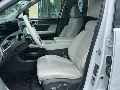 Certified 2025 Hyundai Santa Fe Limited AWD/4WD image 16