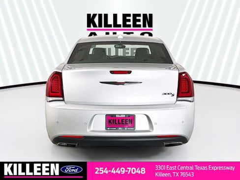 Used 2023 Chrysler 300 S image 7