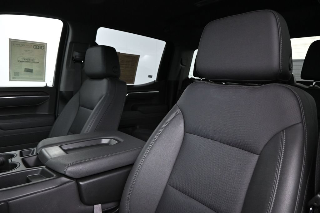 Used 2026 GMC Sierra 1500 SLT RWD image 9