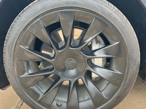 Used 2023 Tesla Model Y Long Range AWD/4WD image 25