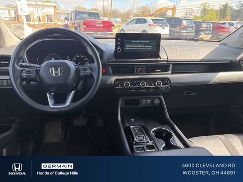 Used 2023 Honda Pilot Touring image 14