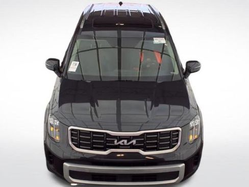 Used 2025 Kia Telluride S FWD image 8