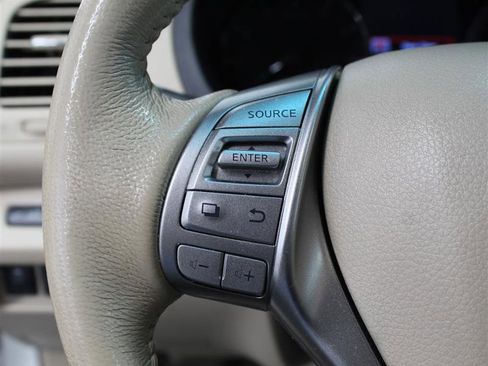 Used 2013 Nissan Altima 2.5 SL w/ Technology Pkg FWD image 11