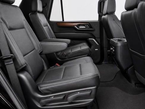 Used 2026 GMC Yukon Denali w/ Sun & Power Step Package AWD/4WD image 16