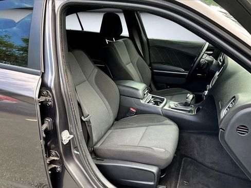 Used 2018 Dodge Charger R/T image 26
