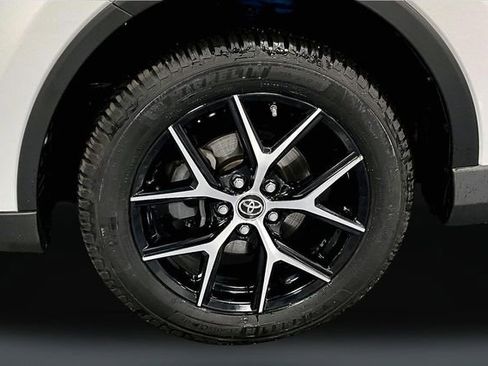 Used 2016 Toyota RAV4 SE image 31