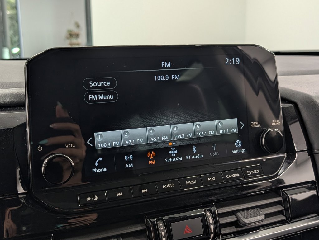 Used 2023 Nissan Pathfinder SL AWD/4WD image 13