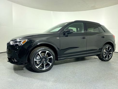 Certified 2025 Audi Q3 2.0T Premium Plus w/ Premium Plus Package image 30