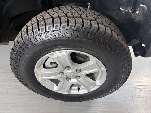 Used 2021 Jeep Wrangler Unlimited Sport AWD/4WD image 11