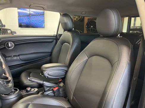 Used 2019 MINI Cooper 2-Door Hardtop FWD image 37