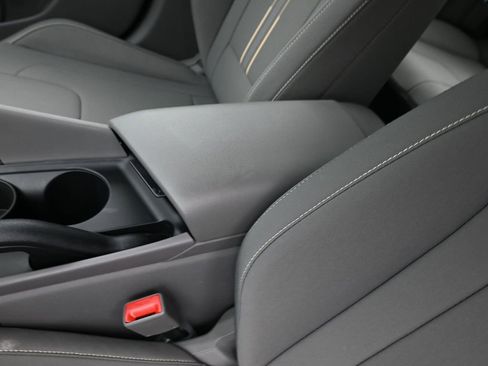 Certified 2025 Hyundai Elantra Sport image 13