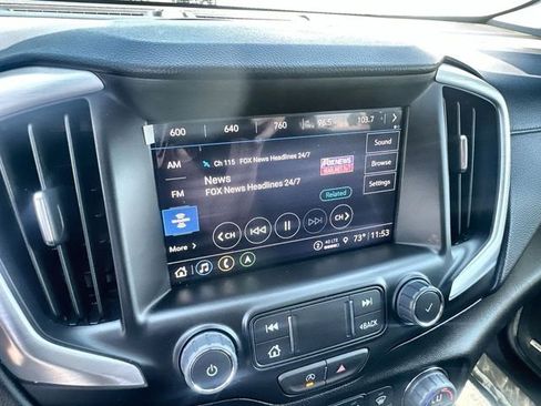 Used 2024 GMC Terrain SLT w/ Infotainment Package II image 13