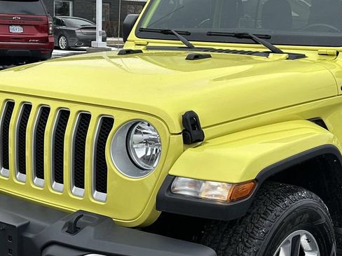 Used 2023 Jeep Wrangler Unlimited Sahara w/ Cold Weather Group AWD/4WD image 7