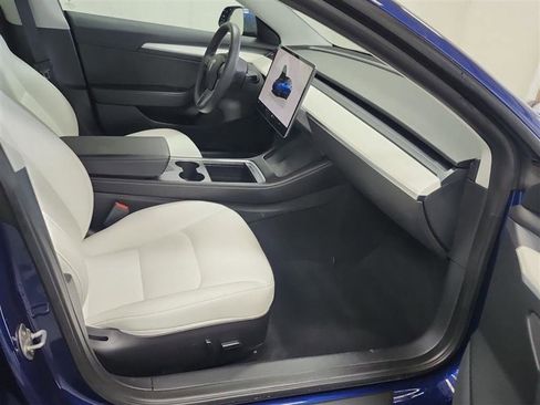 Used 2022 Tesla Model 3 Long Range image 8