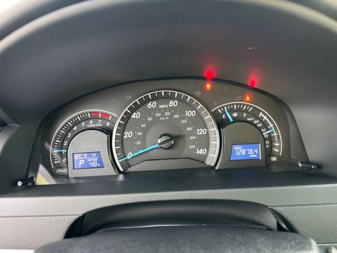 Used 2012 Toyota Camry LE image 28