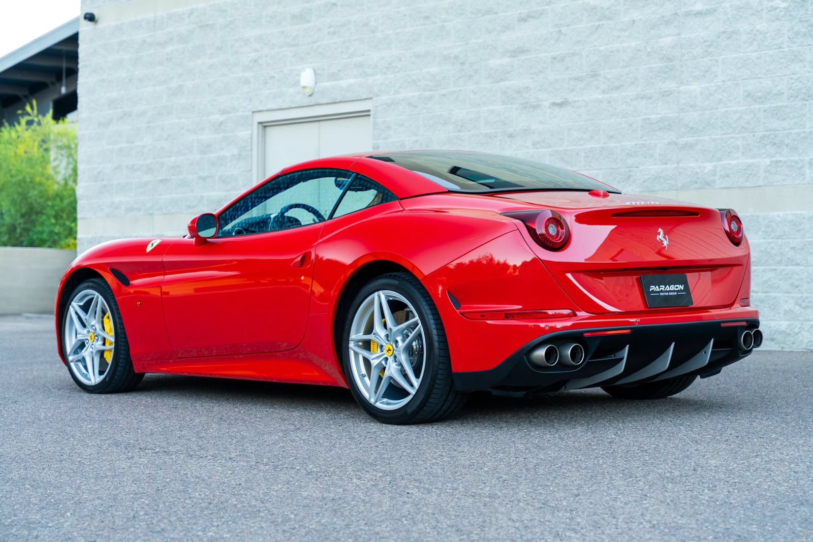 Used 2015 Ferrari California T RWD image 23