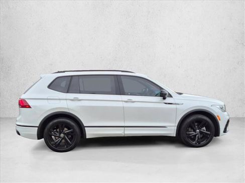 Used 2023 Volkswagen Tiguan SE R-Line FWD image 5
