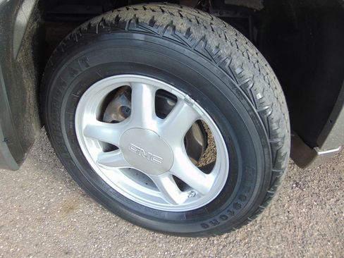 Used 2007 GMC Envoy SLE image 25