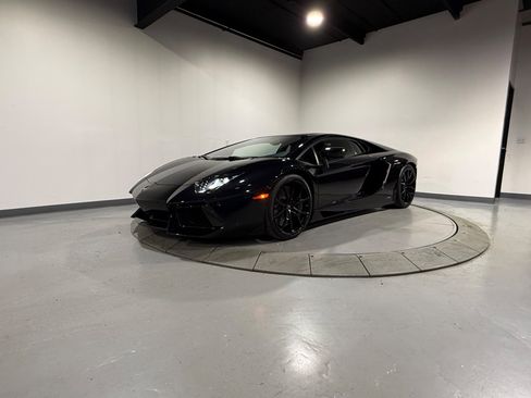 Used 2014 Lamborghini Aventador LP 700-4 image 9