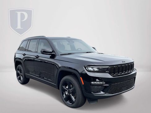 New 2025 Jeep Grand Cherokee Altitude image 1