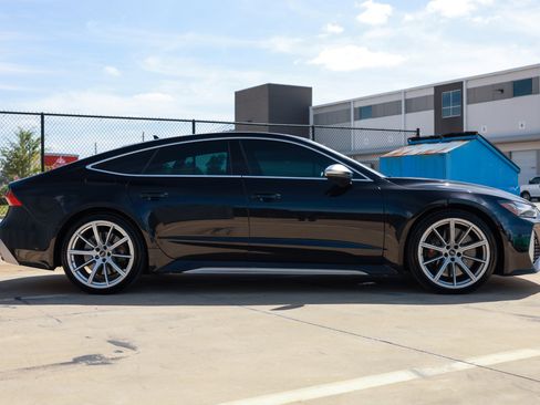 Used 2021 Audi RS 7 Sportback w/ RS 7 Executive Package AWD/4WD image 17