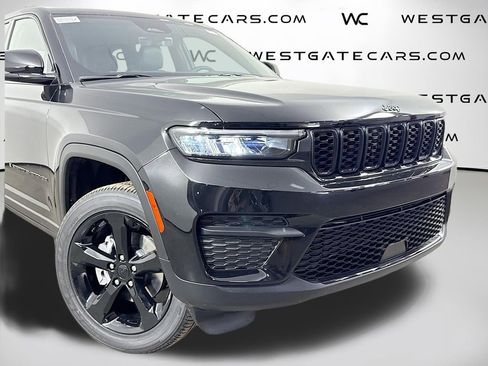 New 2025 Jeep Grand Cherokee Altitude image 50