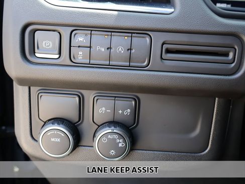 Used 2023 Chevrolet Tahoe Premier RWD image 5