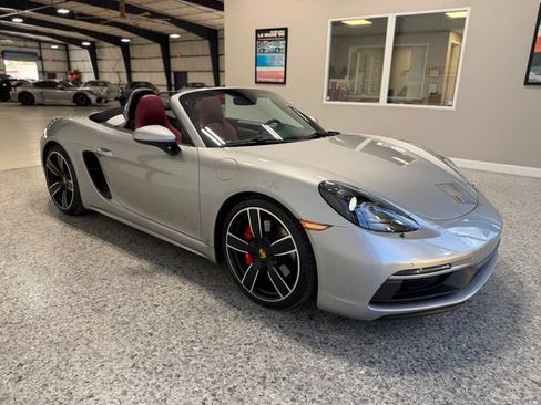 Used 2023 Porsche 718 Boxster GTS RWD image 12