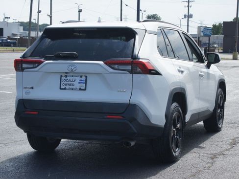 Used 2019 Toyota RAV4 XLE w/ Convenience Package FWD image 20