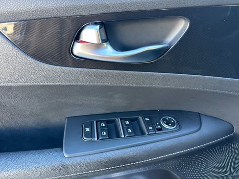 Certified 2023 Kia Forte GT-Line image 11