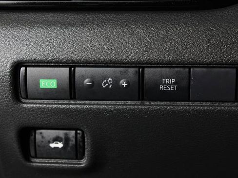 Certified 2024 Nissan Sentra SV image 23