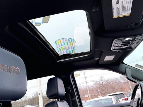 Used 2022 Chevrolet Silverado 1500 High Country w/ High Country Premium Package image 28