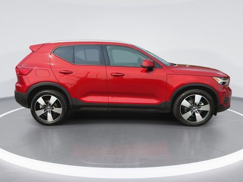 Used 2021 Volvo XC40 T5 Momentum AWD/4WD image 9