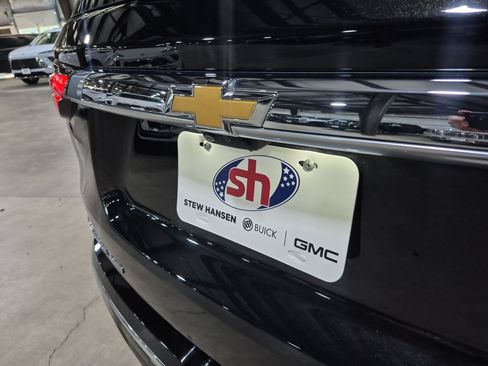 Certified 2023 Chevrolet Traverse High Country AWD/4WD image 32