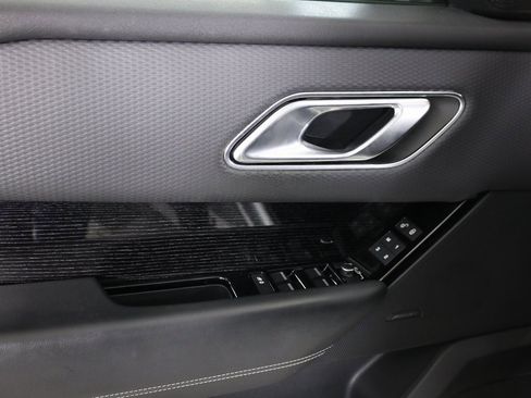 Used 2018 Land Rover Range Rover Velar S image 9