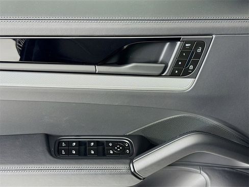 New 2026 Porsche Cayenne S image 11
