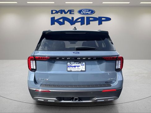 Used 2025 Ford Explorer Active w/ Active Comfort Package image 6