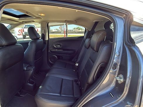 Used 2018 Honda HR-V EX-L image 16