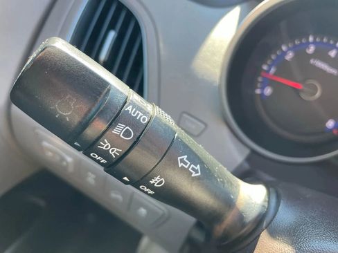 Used 2013 Hyundai Tucson GLS image 37