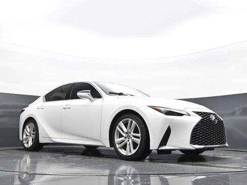 Used 2023 Lexus IS 300 w/ Comfort Package RWD image 22
