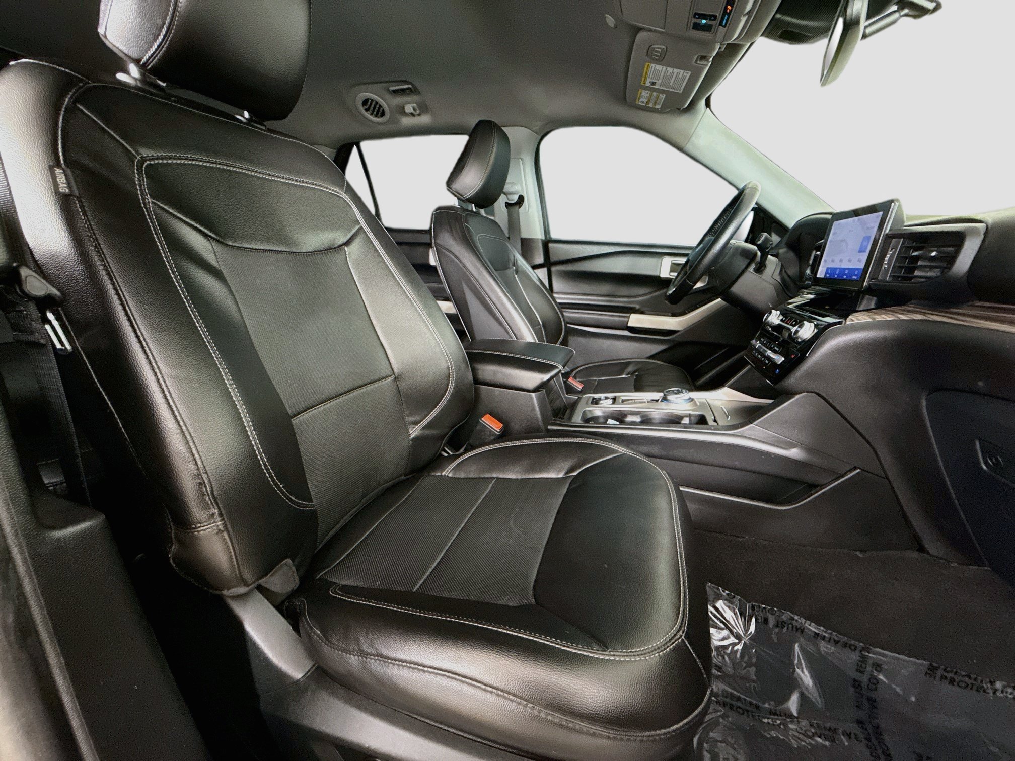 Used 2023 Ford Explorer Limited w/ Equipment Group 301A AWD/4WD image 30
